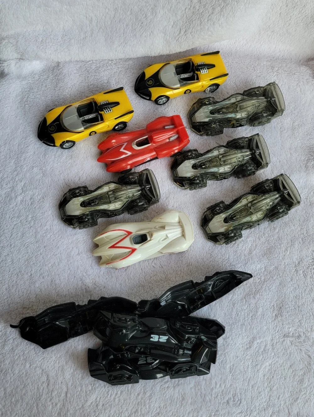 Hot Wheels Speed Racers Bundle of 8 Car And 5 Snap On Sides
